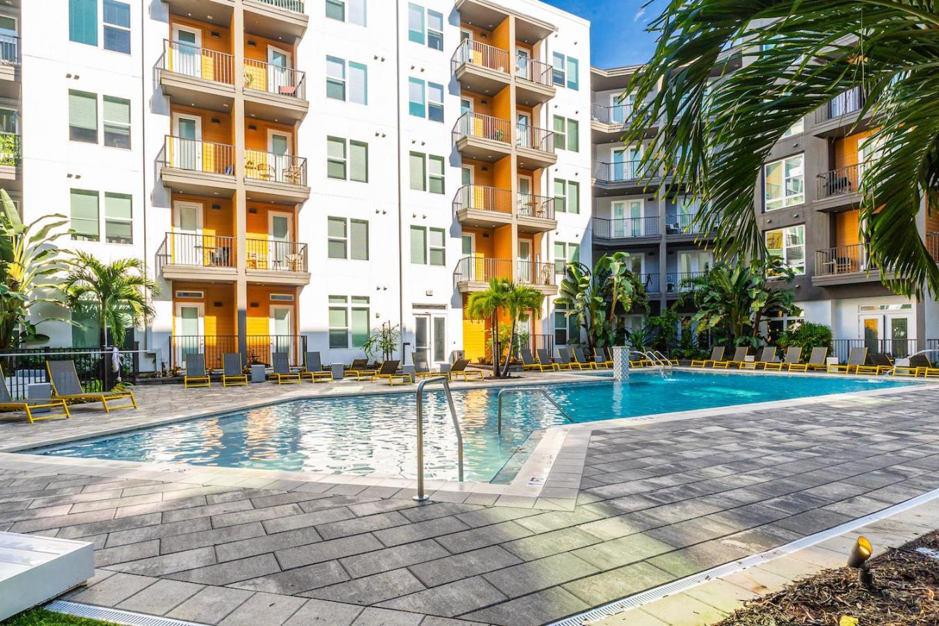 Апартаменты Tropical Field 1 Bed In Downtown With Free Parking Сент-Питерсберг Экстерьер фото