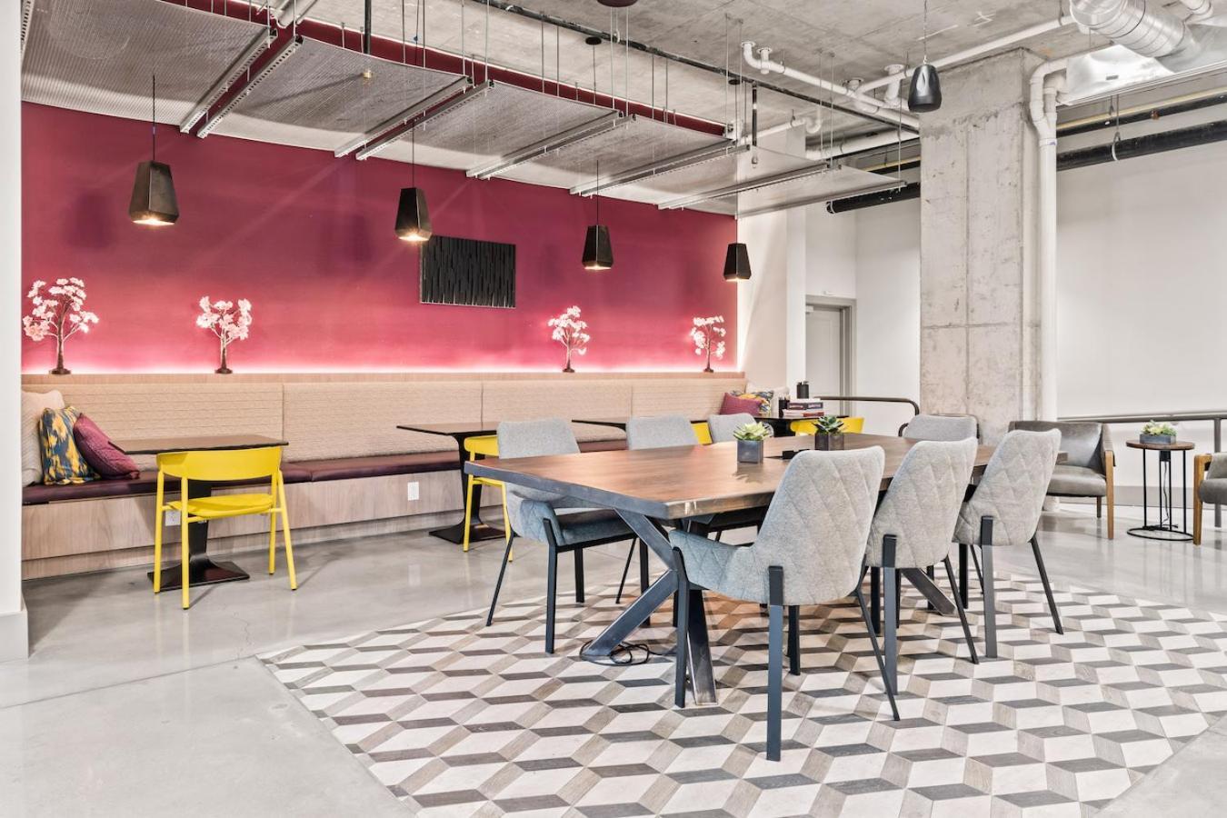 Апартаменты Tropical Field 1 Bed In Downtown With Free Parking Сент-Питерсберг Экстерьер фото