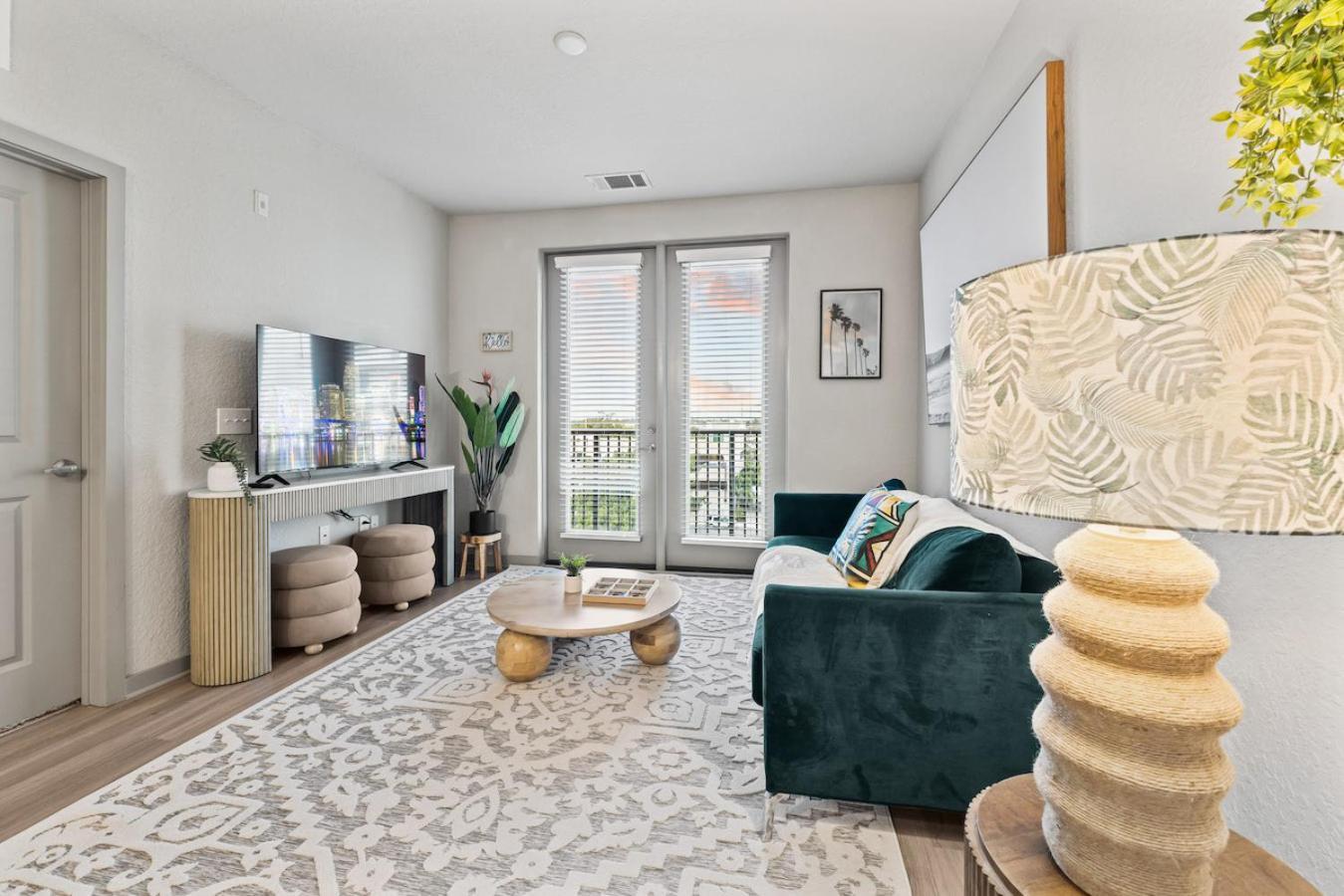 Апартаменты Tropical Field 1 Bed In Downtown With Free Parking Сент-Питерсберг Экстерьер фото