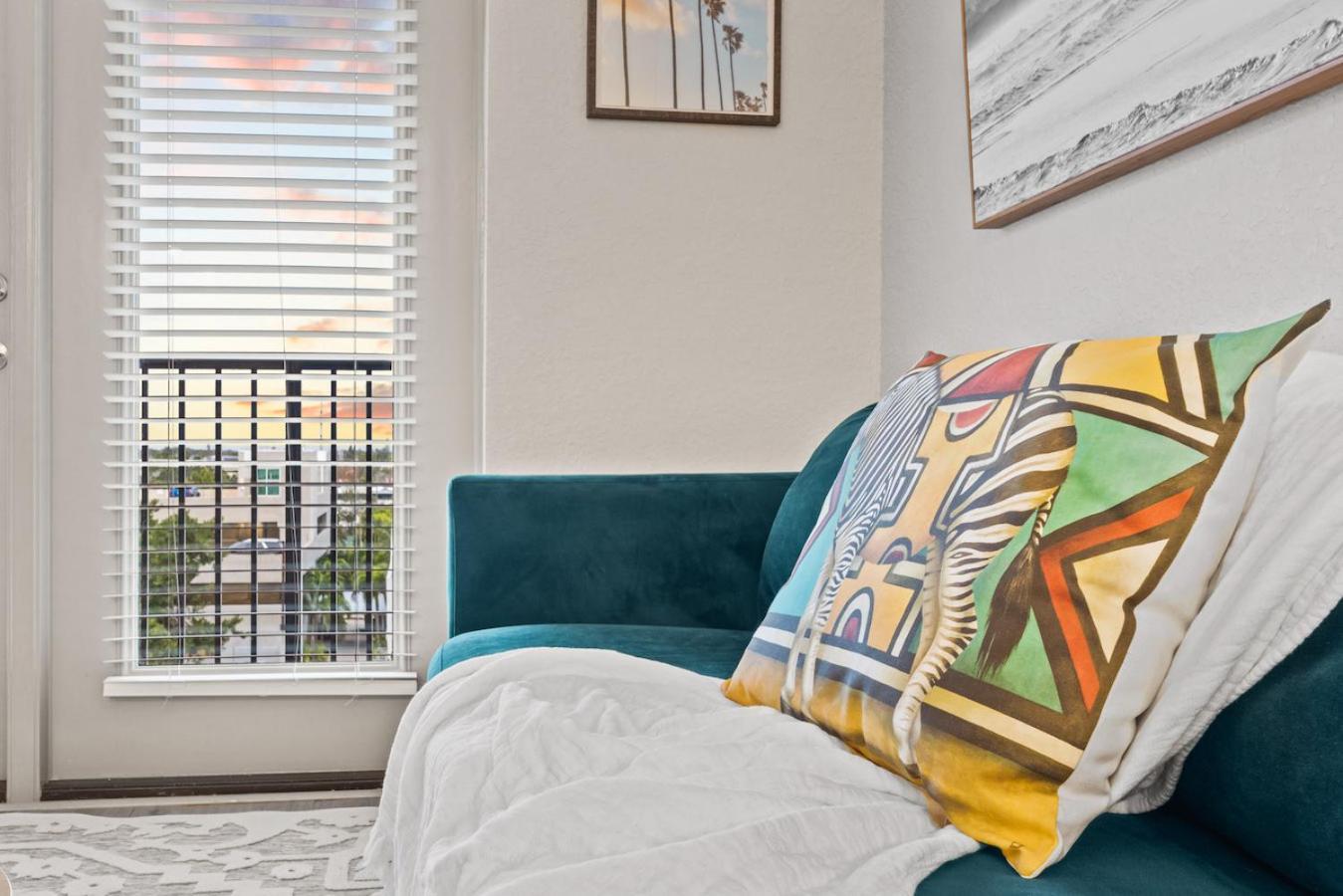 Апартаменты Tropical Field 1 Bed In Downtown With Free Parking Сент-Питерсберг Экстерьер фото
