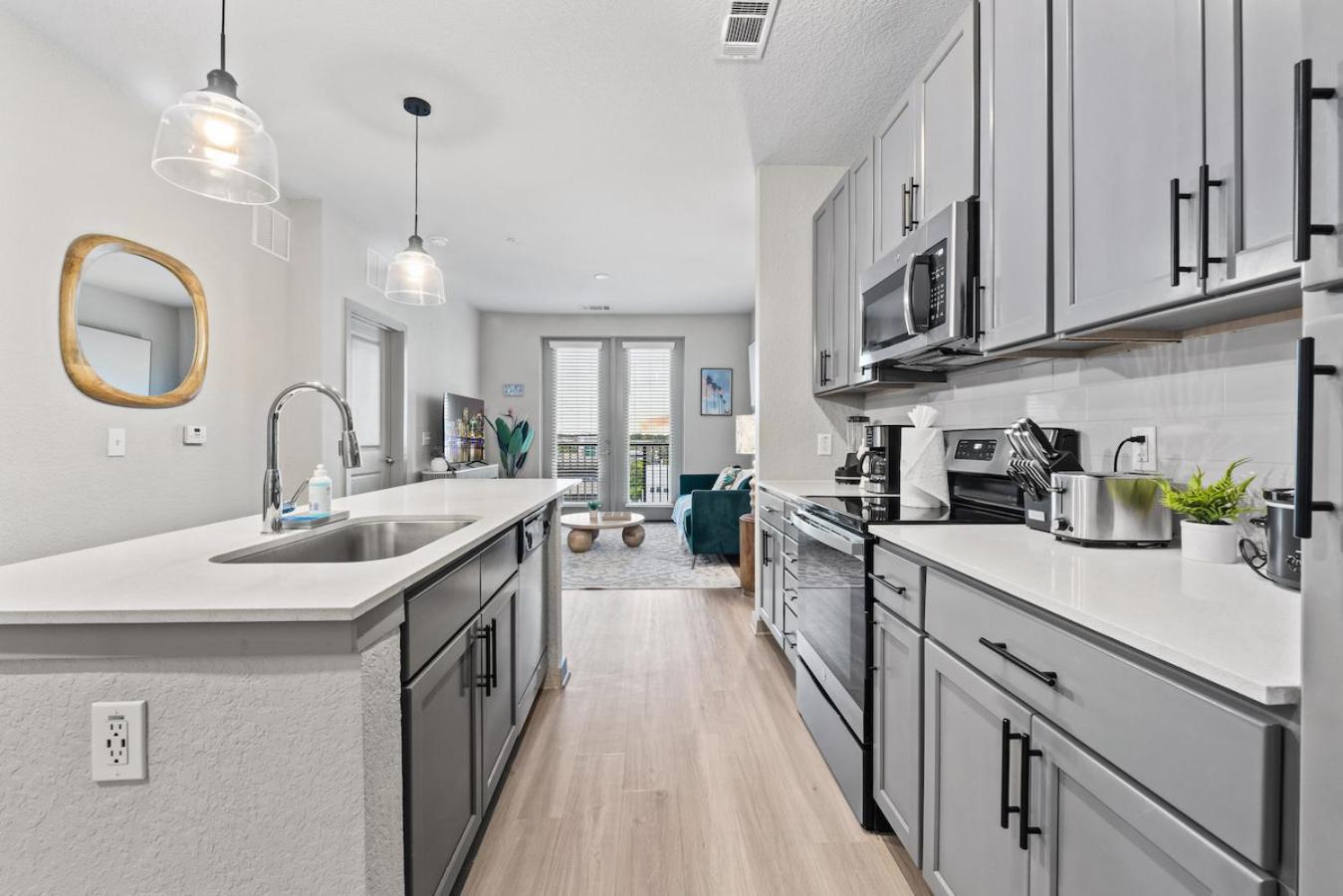 Апартаменты Tropical Field 1 Bed In Downtown With Free Parking Сент-Питерсберг Экстерьер фото